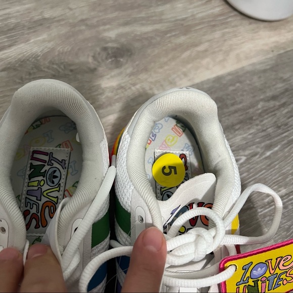 adidas Originals ZX 1K Boost Pride White Rainbow Men Unisex Casual Shoes - Picture 5 of 7